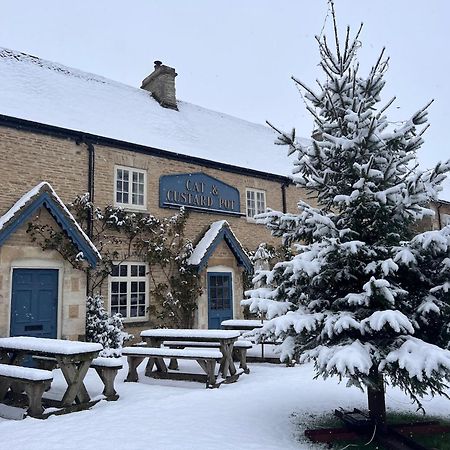 Cat And Custard Pot Inn Shipton Moyne Exterior photo