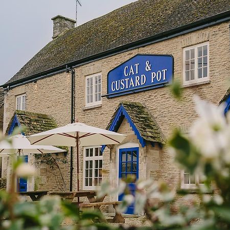 Cat And Custard Pot Inn Shipton Moyne Exterior photo