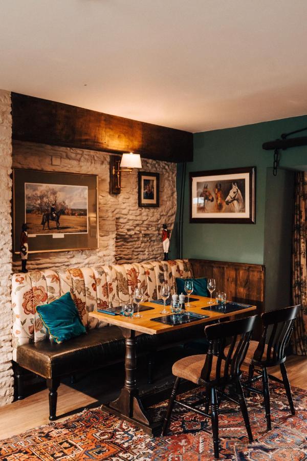 Cat And Custard Pot Inn Shipton Moyne Exterior photo